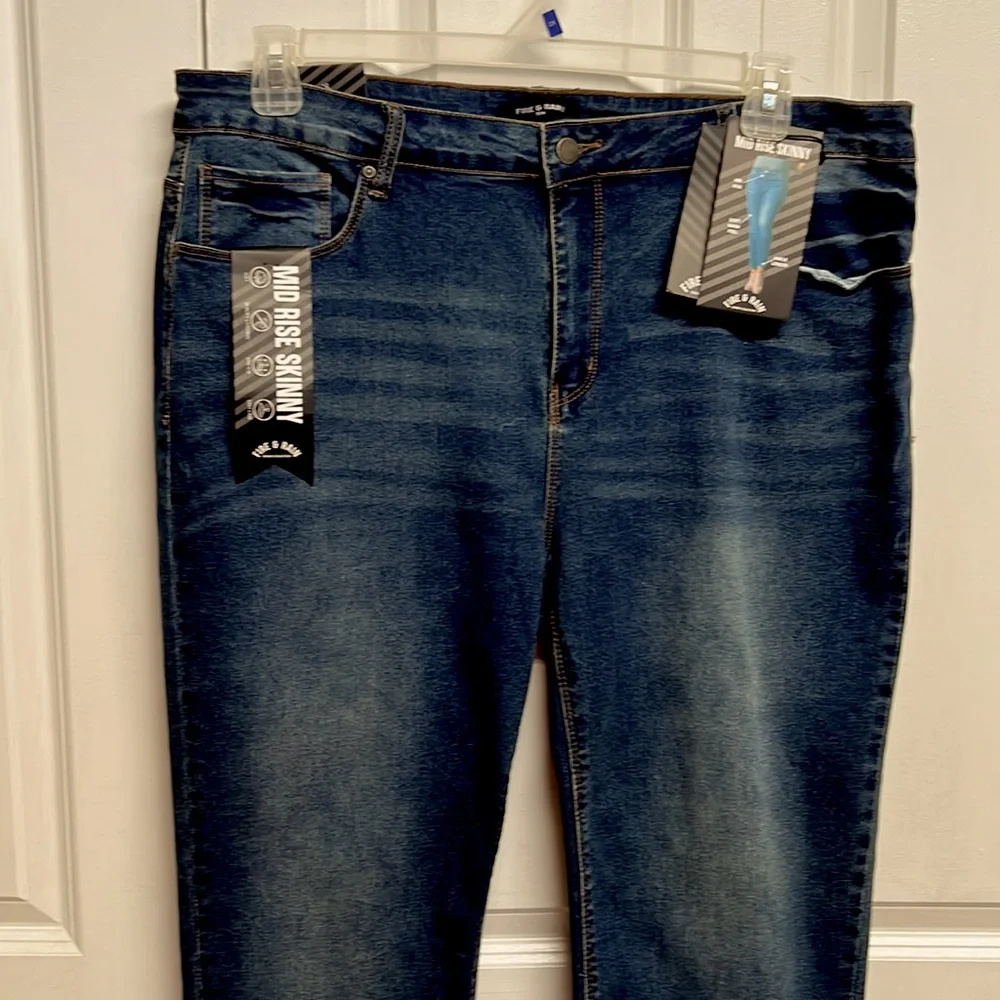 Fire & Rain Blue Denim Mid Rise 5 Pocket Stretch Skinny Jeans Size 24 NWT